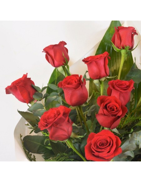 RAMO 12 ROSAS ROJAS