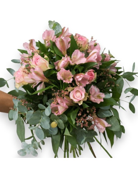 ramo de flores en tonos rosas