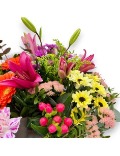 Ramo de flores variados. Envíos a España 24h. Repartos a domicilio el mismo día. 2