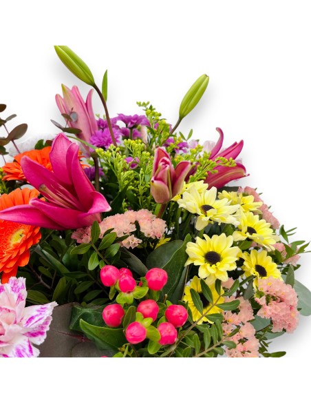 Ramo de flores variados. Envíos a España 24h. Repartos a domicilio el mismo día.