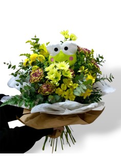 Ramo de flores con Peluche My Melody con envio a domicilio 24h.
