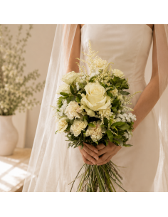 Ramo de novia silvestre en tonos crudos