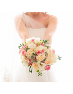 ramo de novia en tonos suaves. ramo de novia natural. colores suaes beige rosa empolvado blanco.