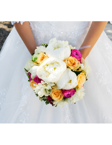 ramo de novia peonias con rosas y ranunculos