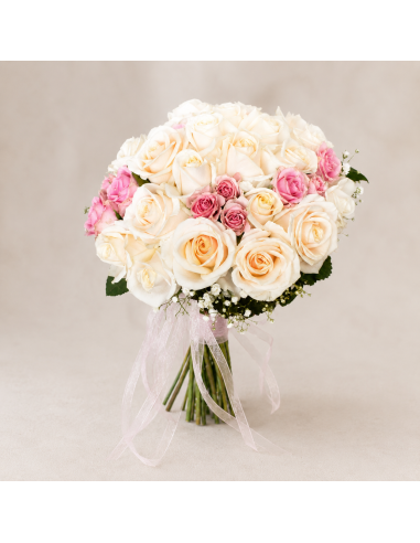 ramo de novia natural con rosa spequeñas y rosas grandes colores blanco y rosa