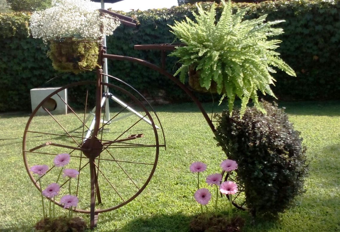Bicicleta con flores. Bodas en Taragona, 7 de flors. 
